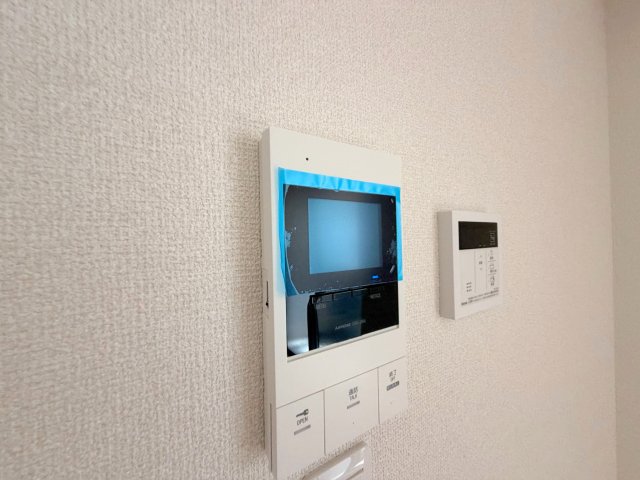 TVモニターホンで来客が誰か確認してから開けて下さいね 