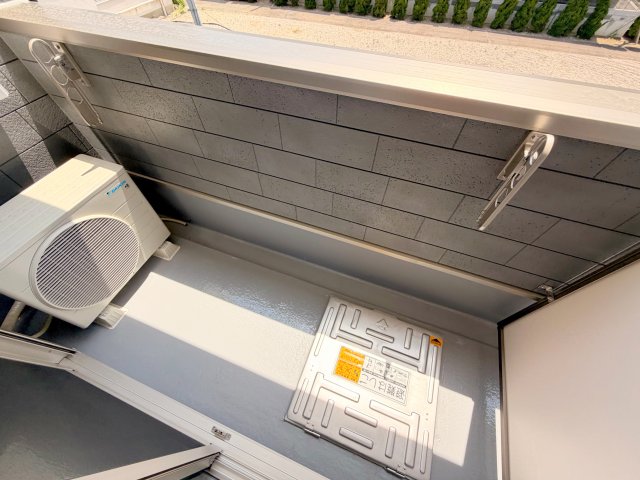 風通しの良いバルコニー。洗濯物もよく乾きそうです。 
