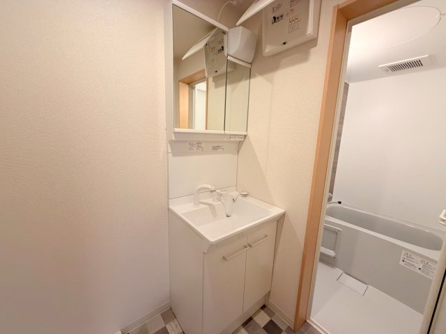 身支度が出来る独立洗面台です。 