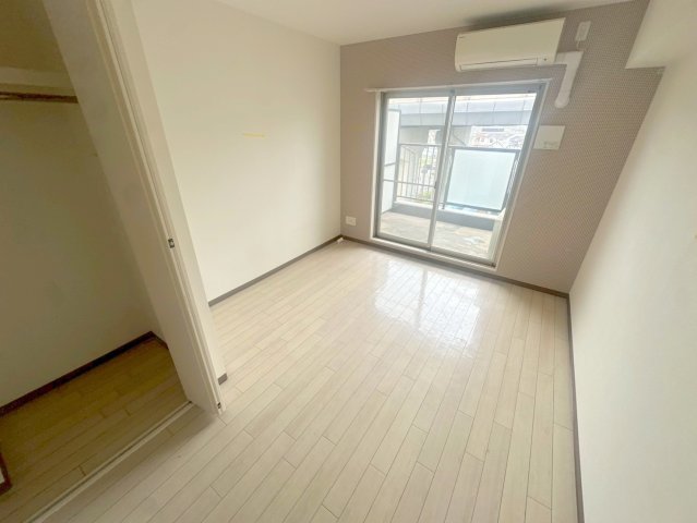 白を基調とした内装でおしゃれで、落ち着ける空間です。 