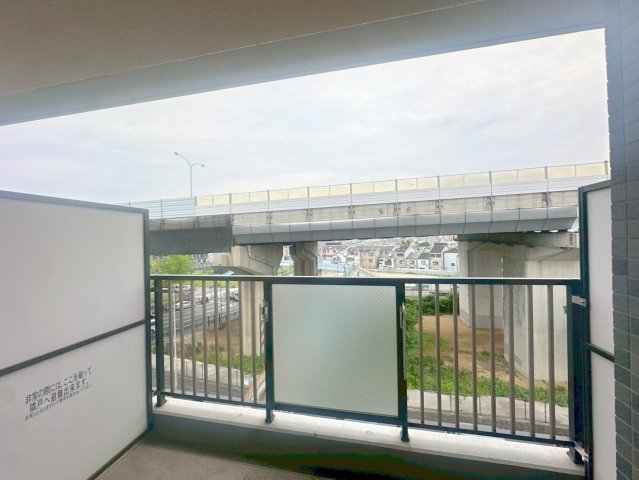 この見晴らしが明るいお部屋を作ってますよ。 