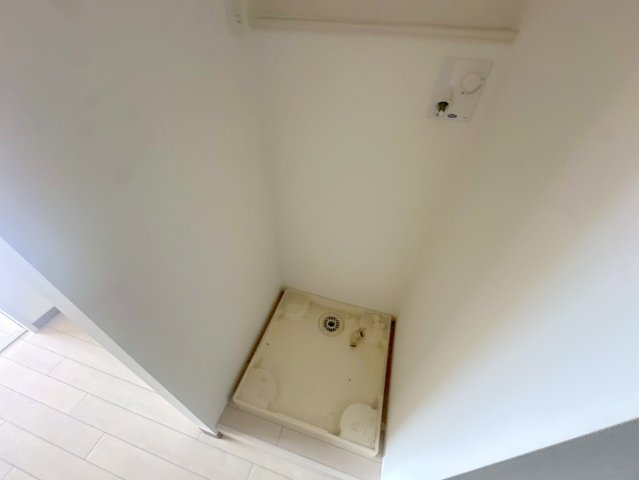 嬉しい室内洗濯機置場。これで洗濯機も長持ちしますね。 