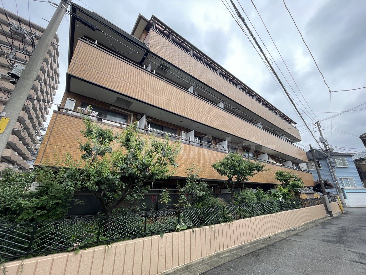 ドミール板橋本町の外観