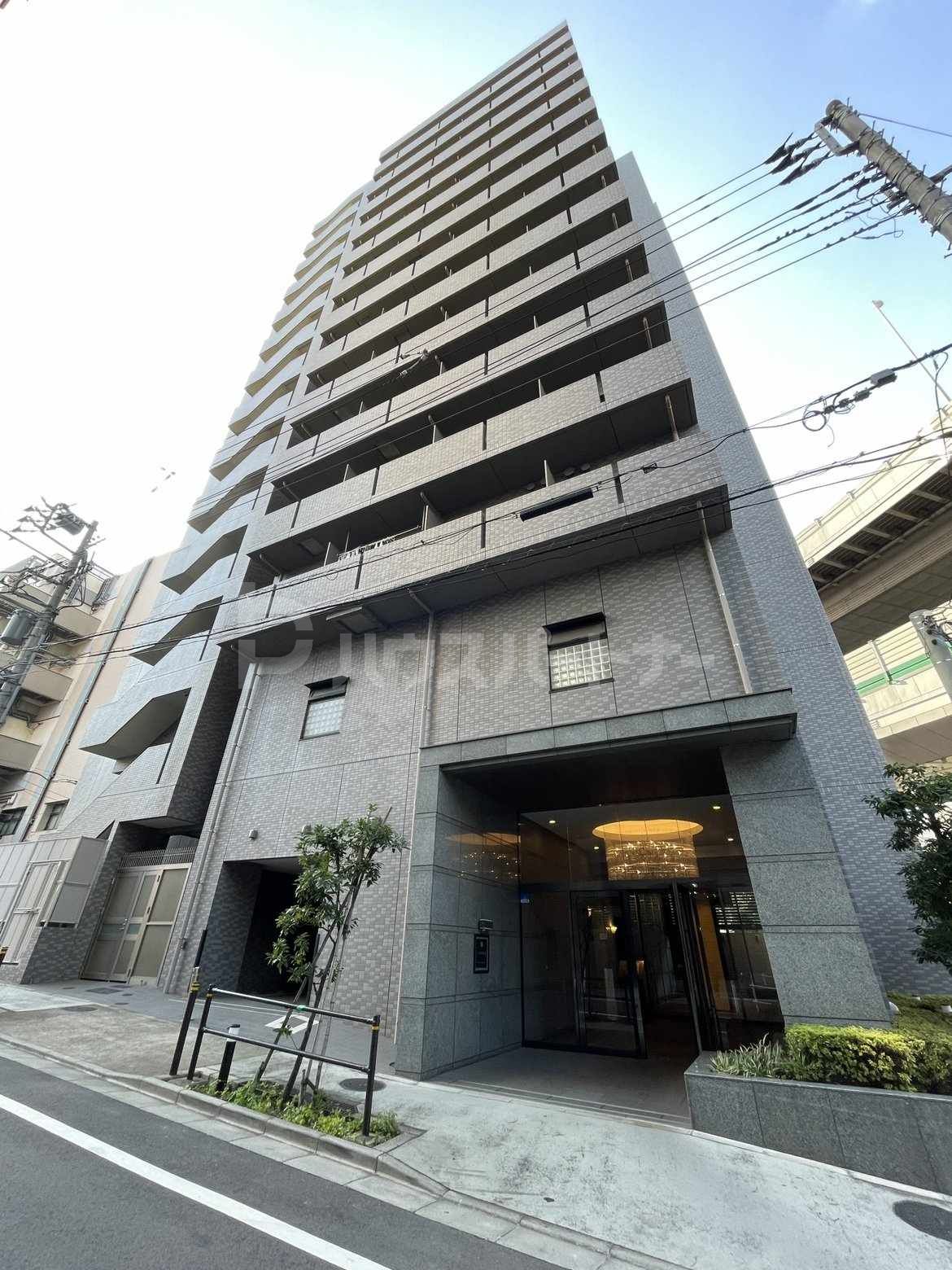 ルーブル板橋区役所前の外観