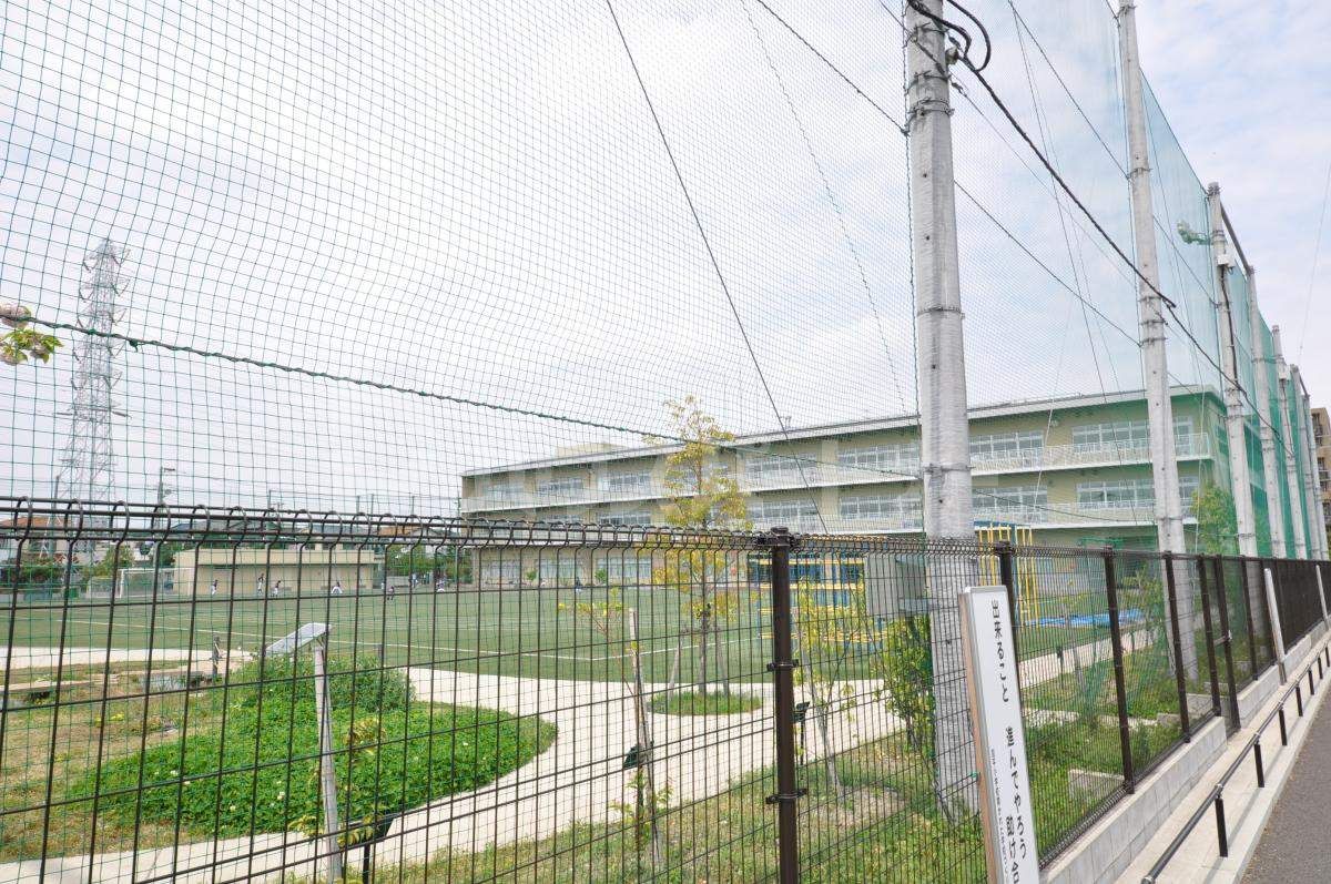 足立区立加平小学校 徒歩11分。 820m 足立区立加平小学校 徒歩11分。 820m