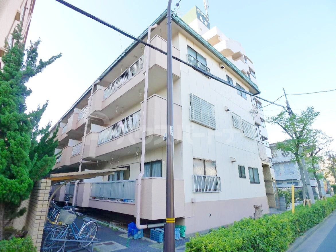 越ゴールデンフラットの外観
