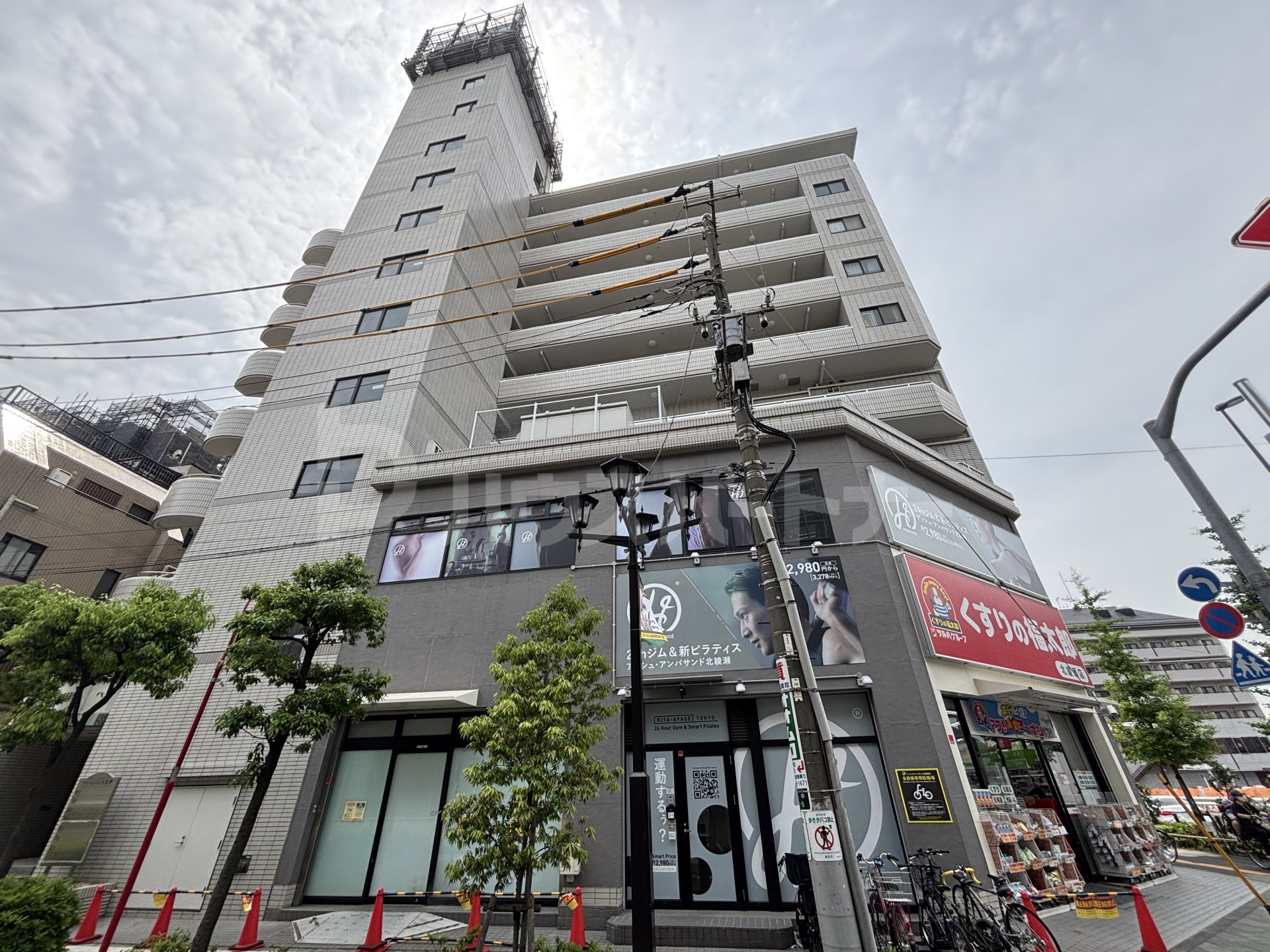 クイーンパレス浅伊の外観