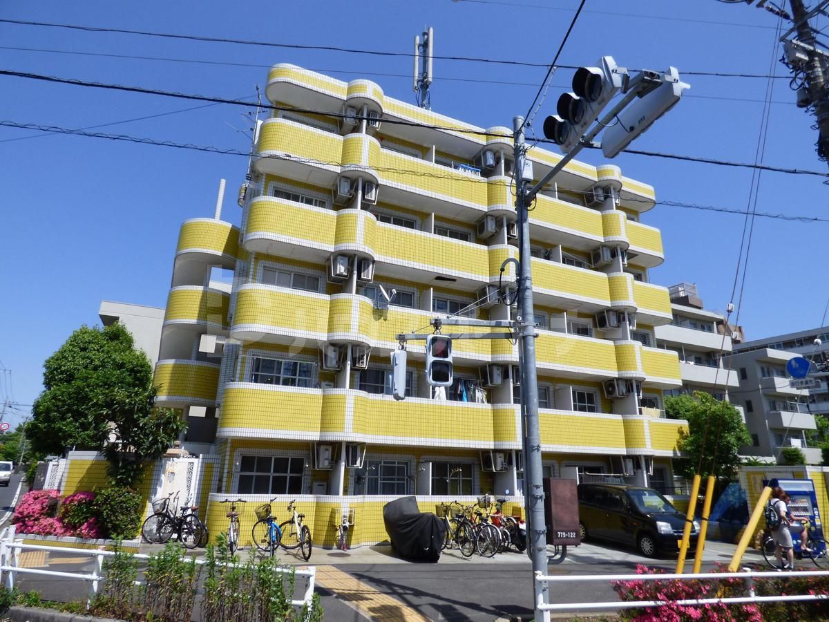 イエローエンバシーの外観
