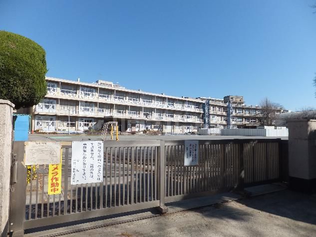 千葉市立検見川小学校 徒歩8分。 610m 千葉市立検見川小学校 徒歩8分。 610m