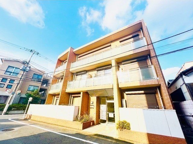 岡部マンションの外観