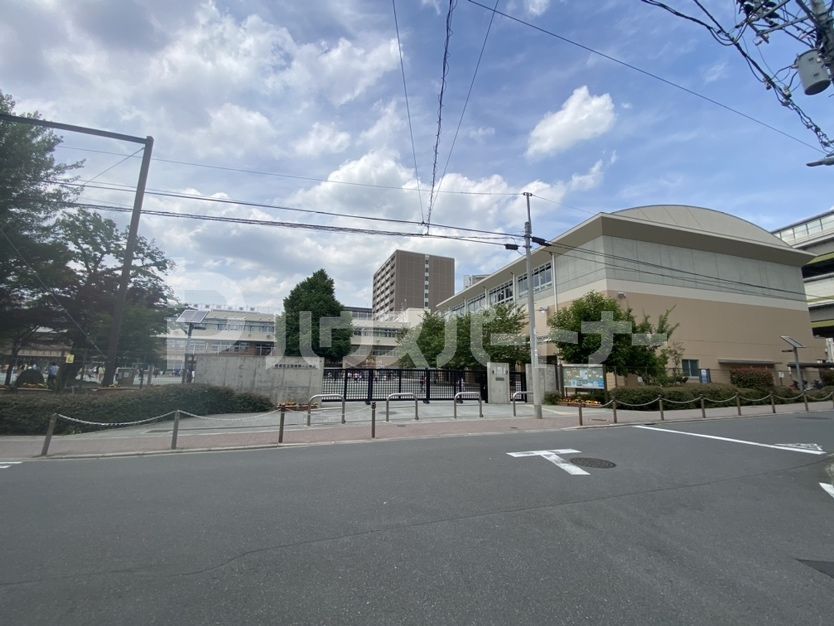 板橋区立板橋第一小学校 徒歩6分。 480m 板橋区立板橋第一小学校 徒歩6分。 480m