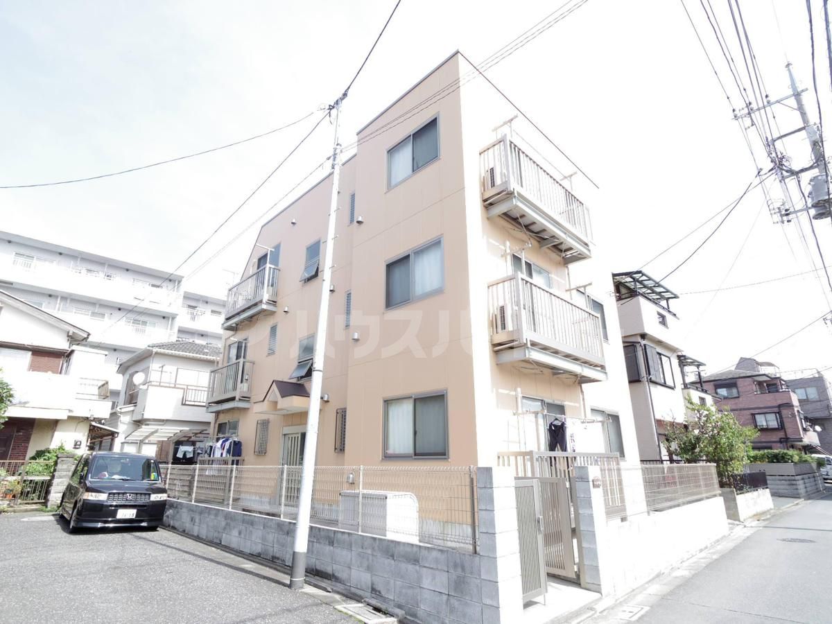 イーストワンの外観