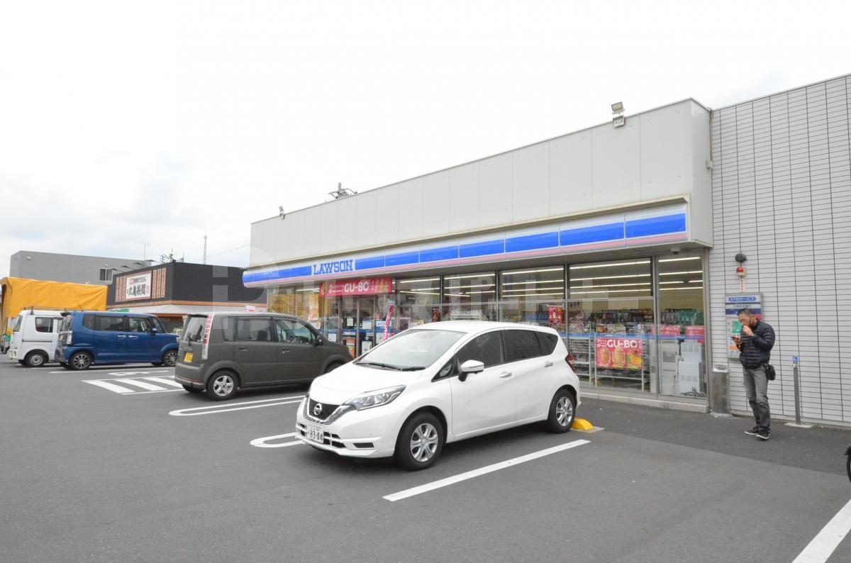 ローソン足立加平インター店 徒歩6分。 420m ローソン足立加平インター店 徒歩6分。 420m