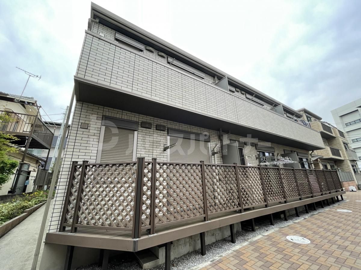 クレセントBの外観