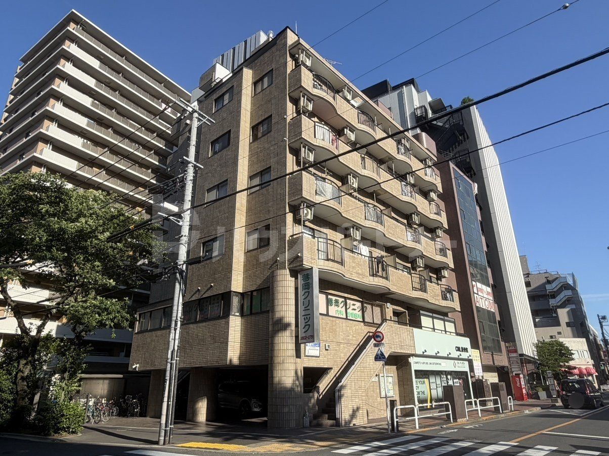 巷岡ビルの外観