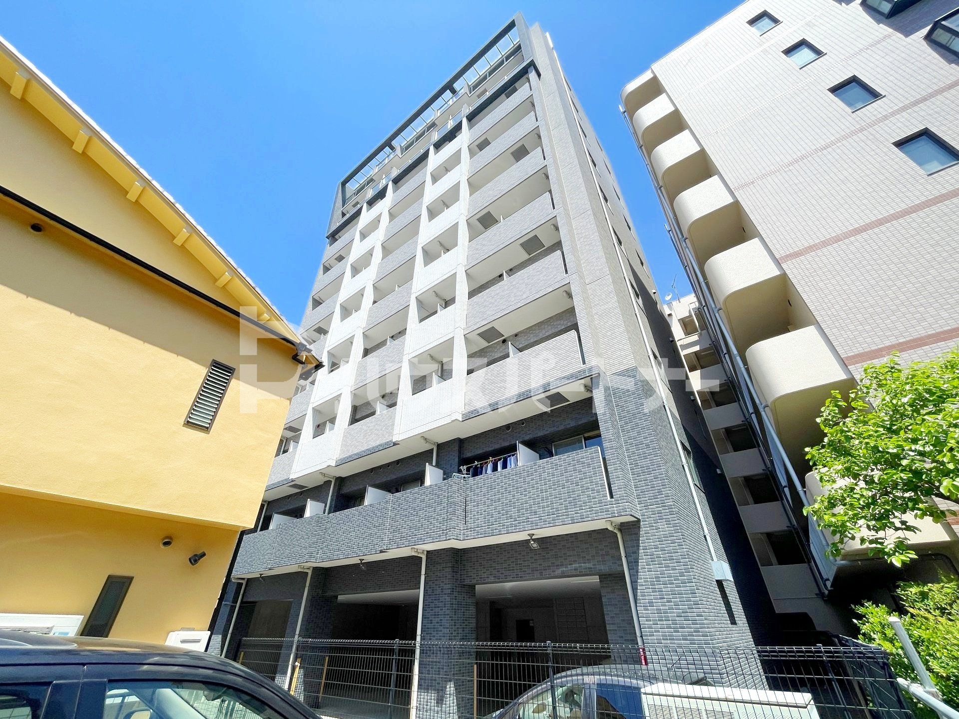 柏808タワーの外観