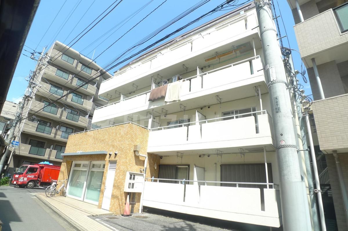 マンションニューシャインの外観