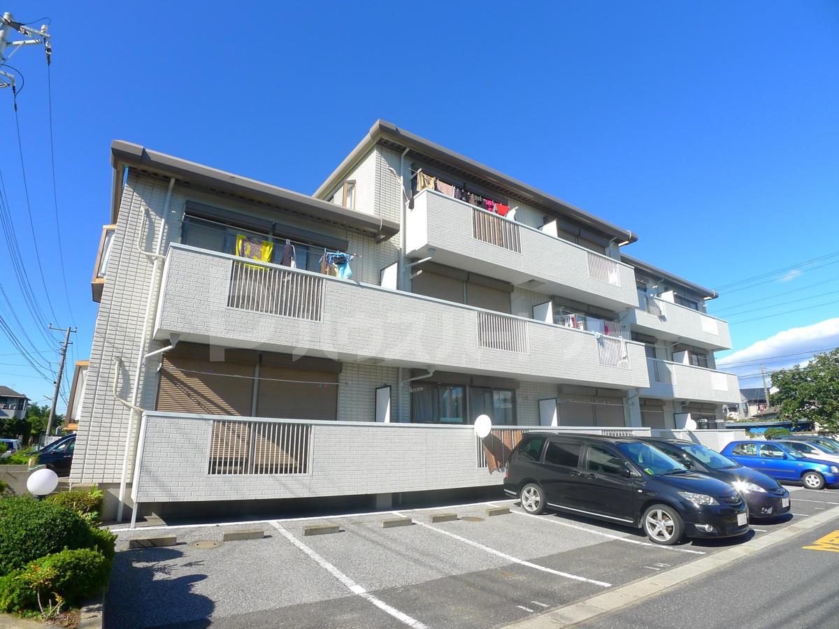 ロイヤルクレスト初石の外観