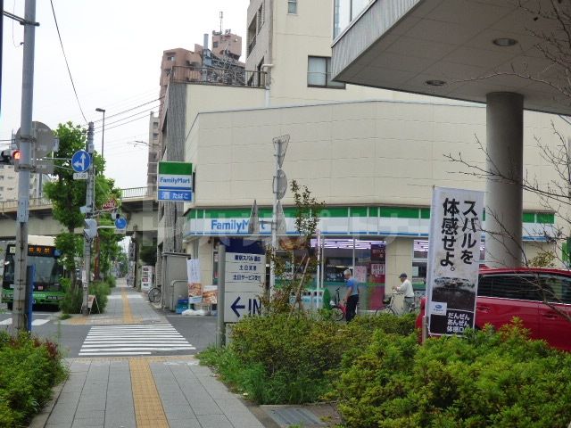 ファミリーマート/東向島駅南店 徒歩2分。 160m ファミリーマート/東向島駅南店 徒歩2分。 160m