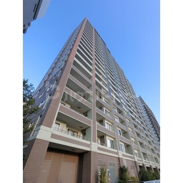 東京アインスリバーサイドタワーの外観