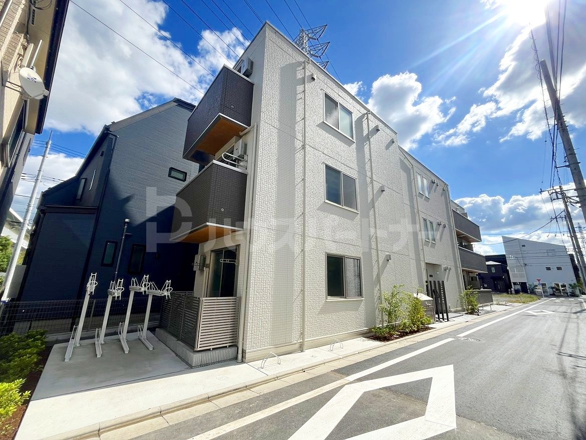 セレスティア六町IIIの外観