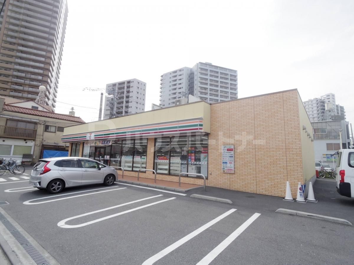 セブンイレブン荒川町屋1丁目店 徒歩3分。 180m セブンイレブン荒川町屋1丁目店 徒歩3分。 180m