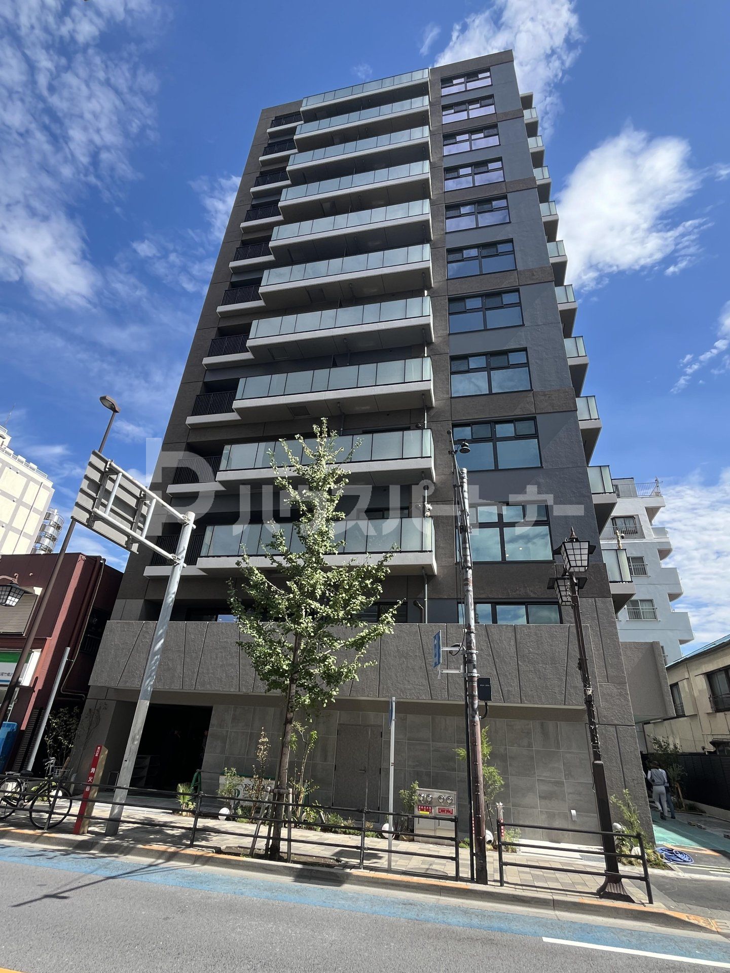 RIVER-WALK CROSSINGの外観