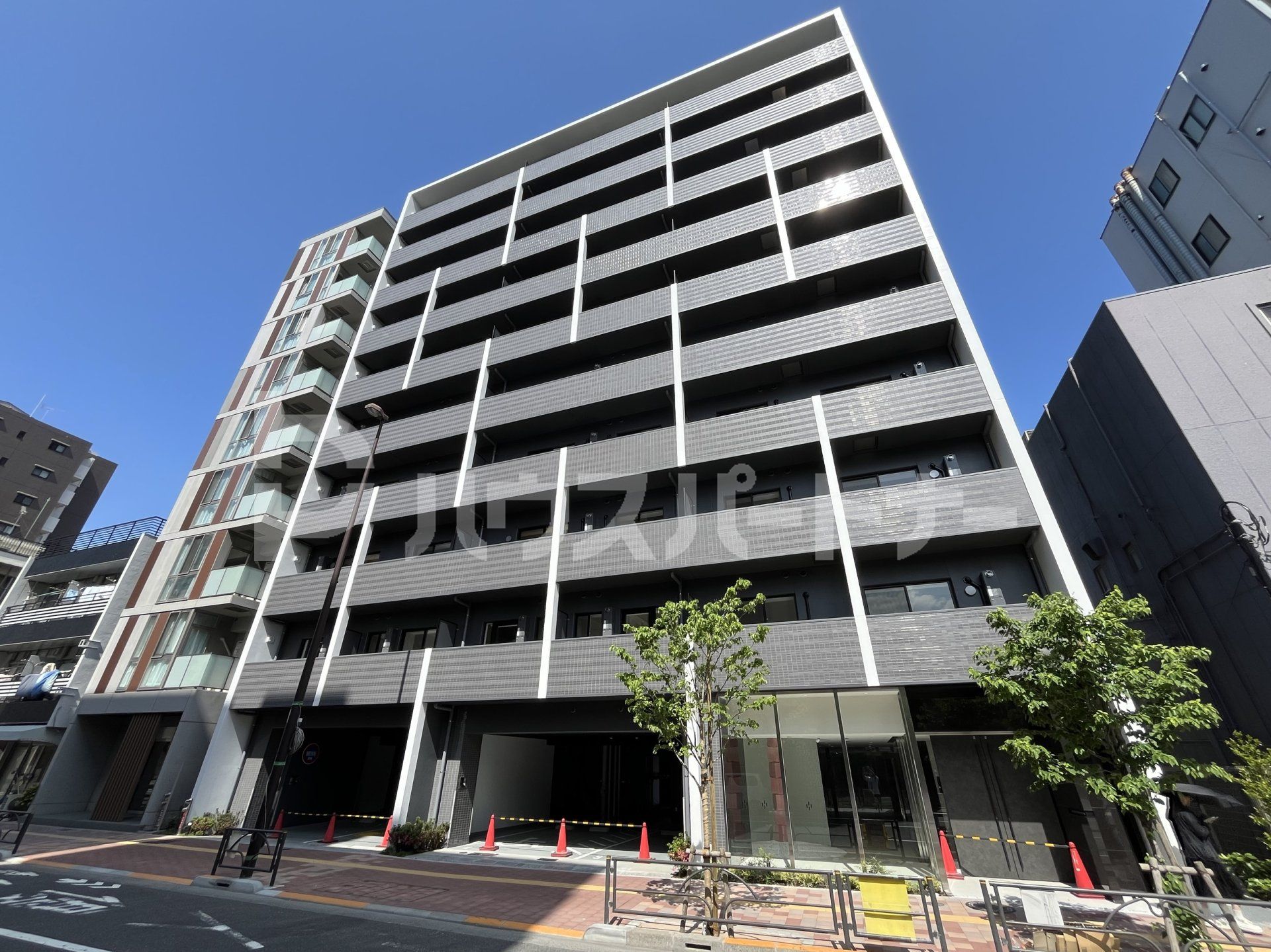 クレストコート東日暮里の外観