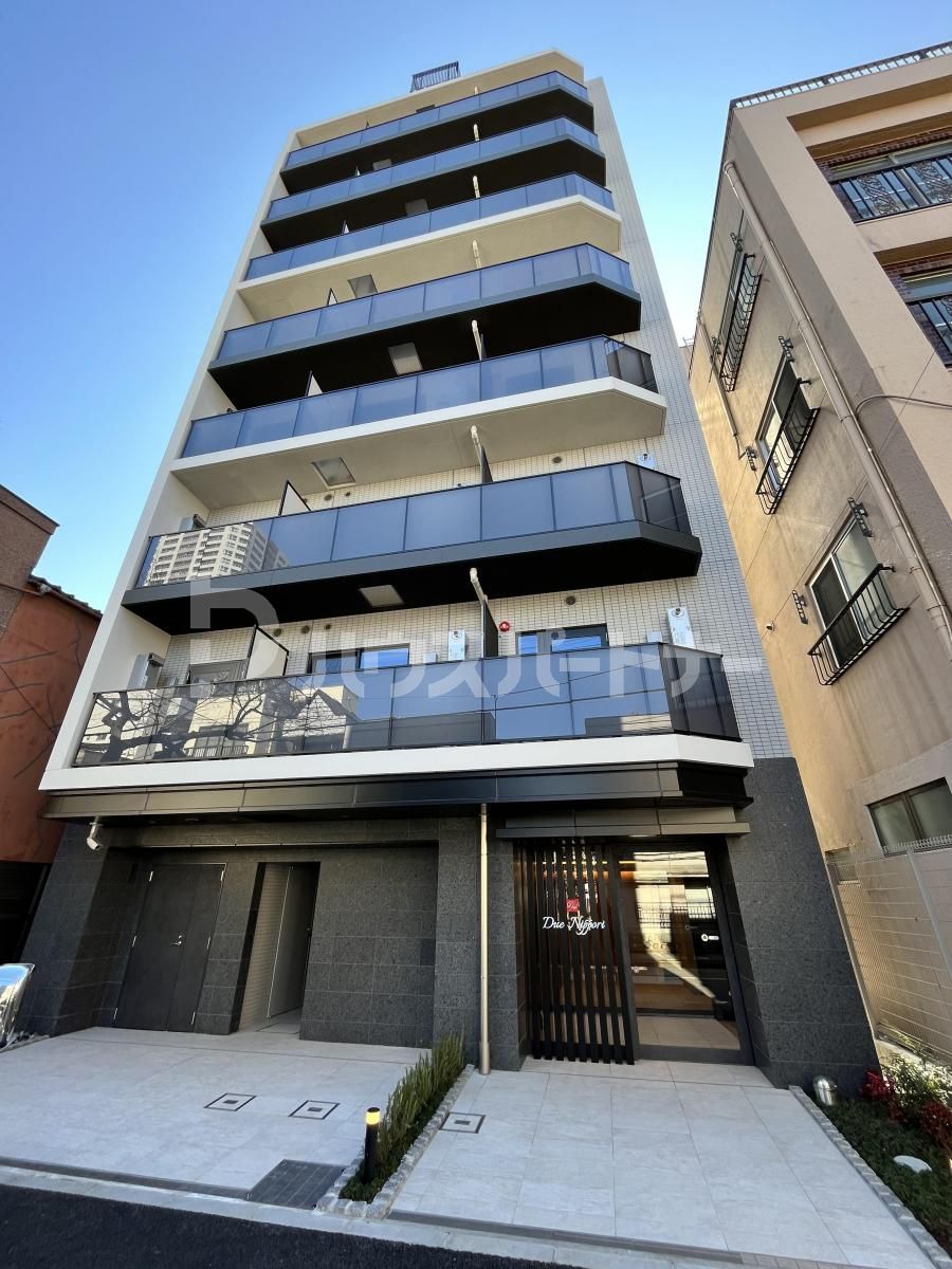 ドゥーエ日暮里の外観