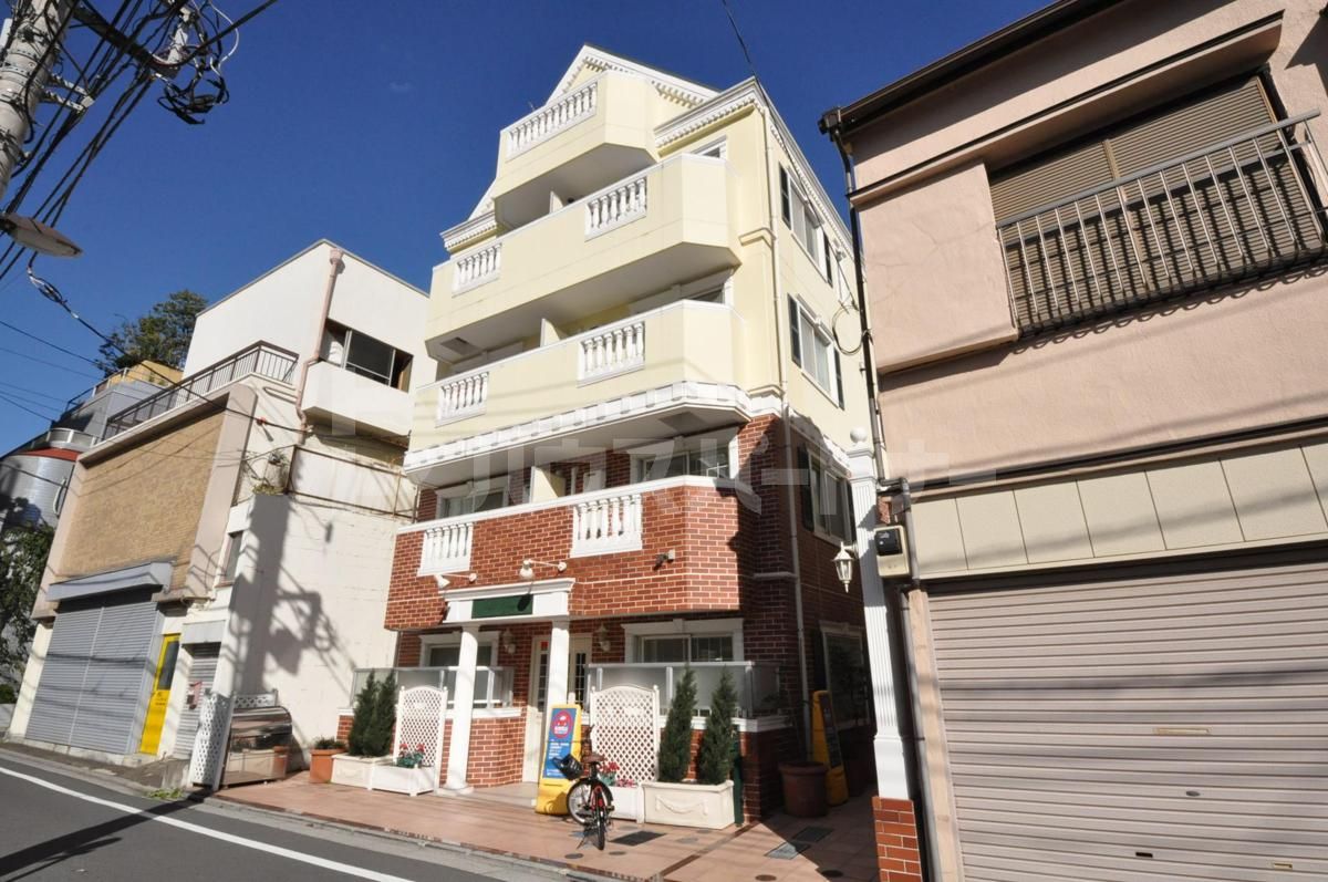 ロイヤル町屋の外観