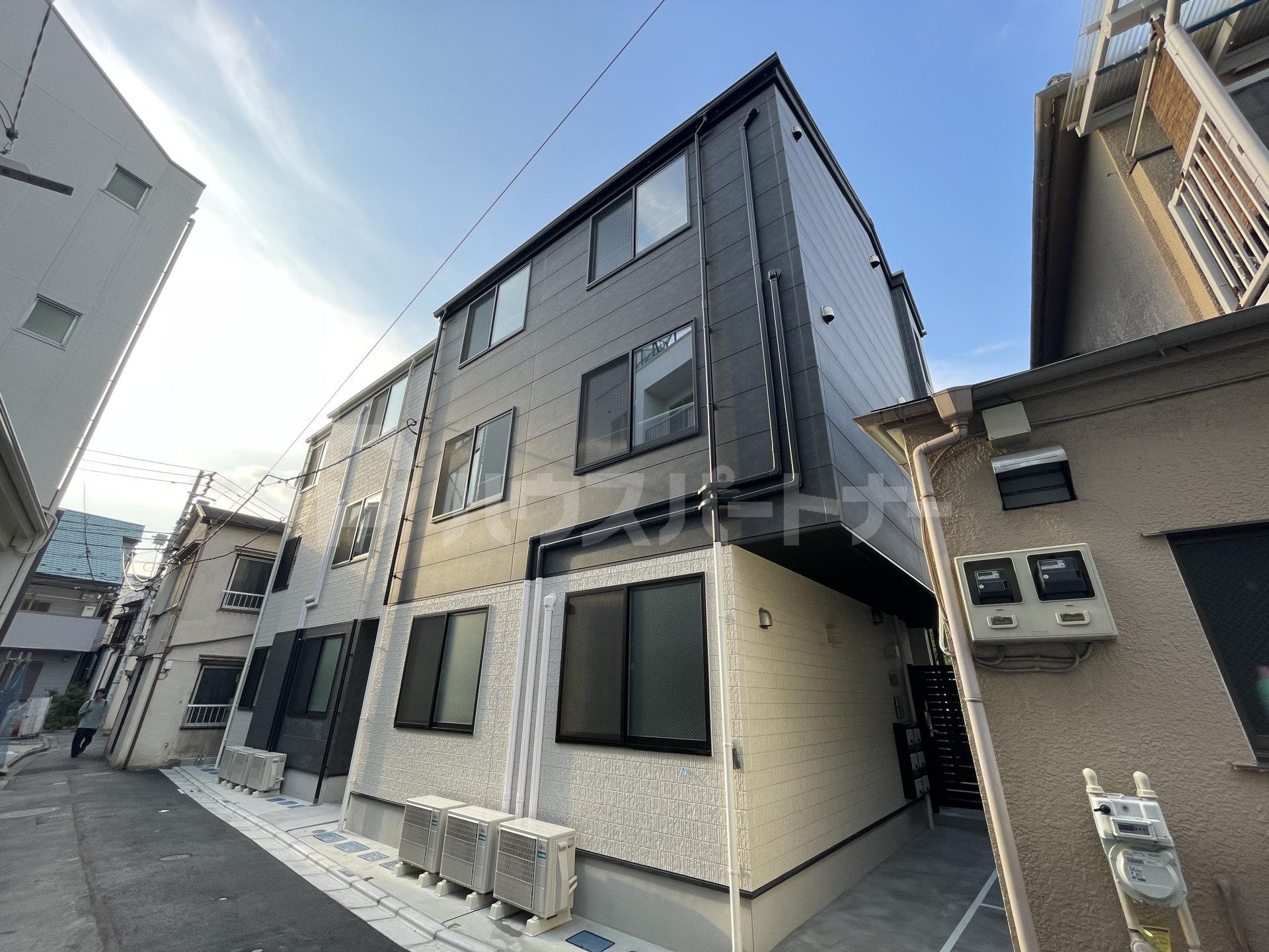 G BASE町屋EASTの外観