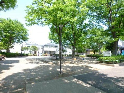 扇南公園 徒歩5分。 390m 扇南公園 徒歩5分。 390m