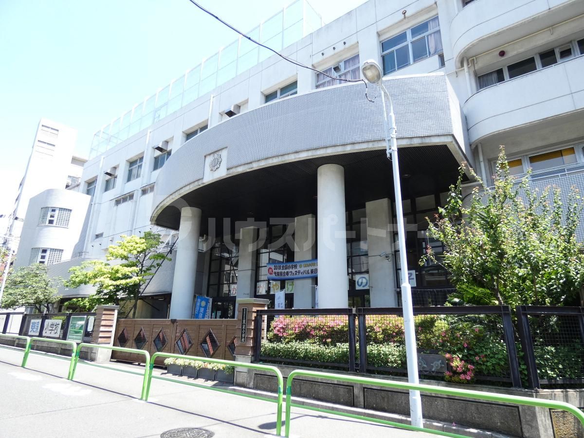 台東区立東泉小学校 徒歩8分。 610m 台東区立東泉小学校 徒歩8分。 610m