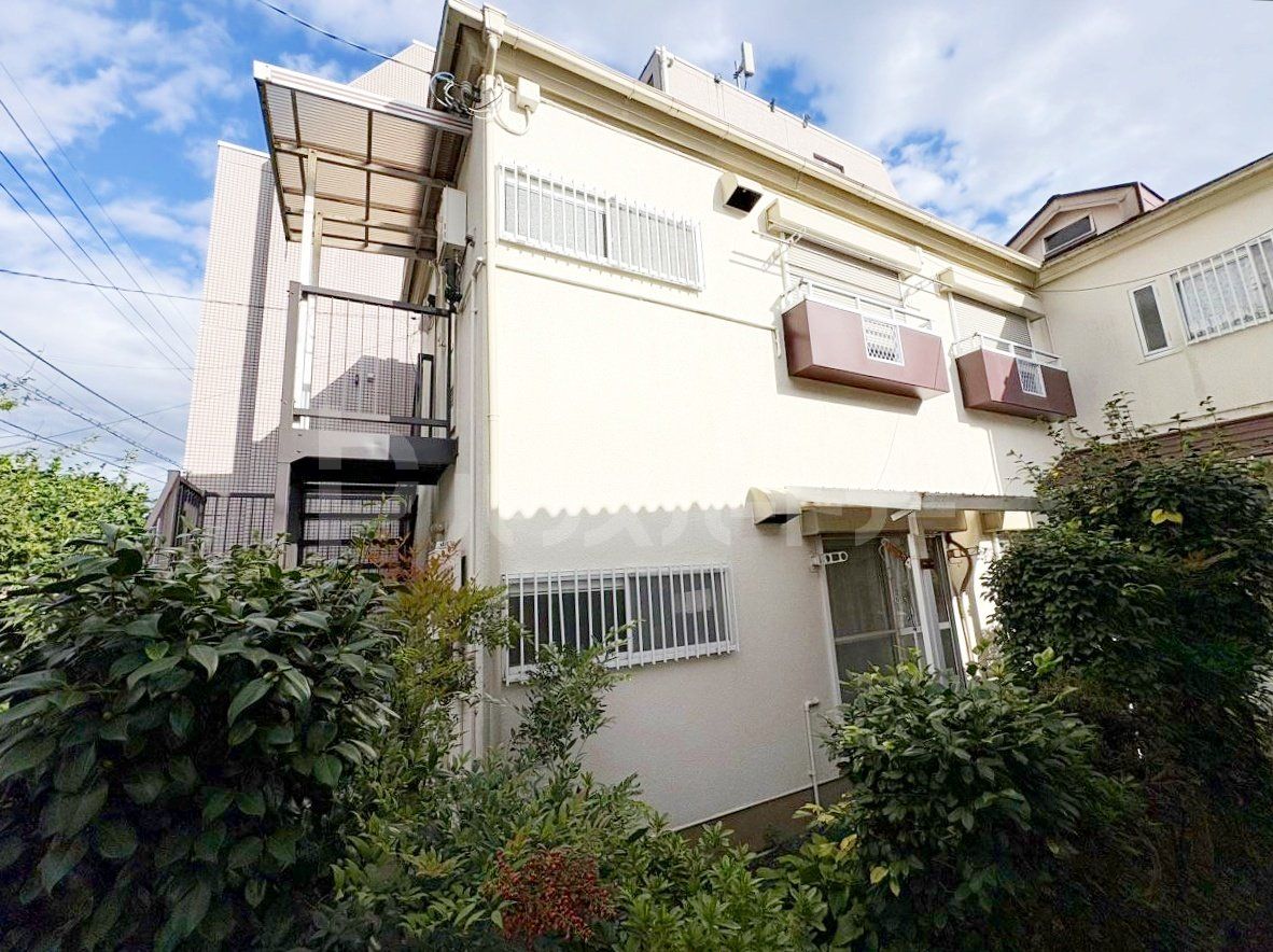 松戸市小金の賃貸アパートの外観