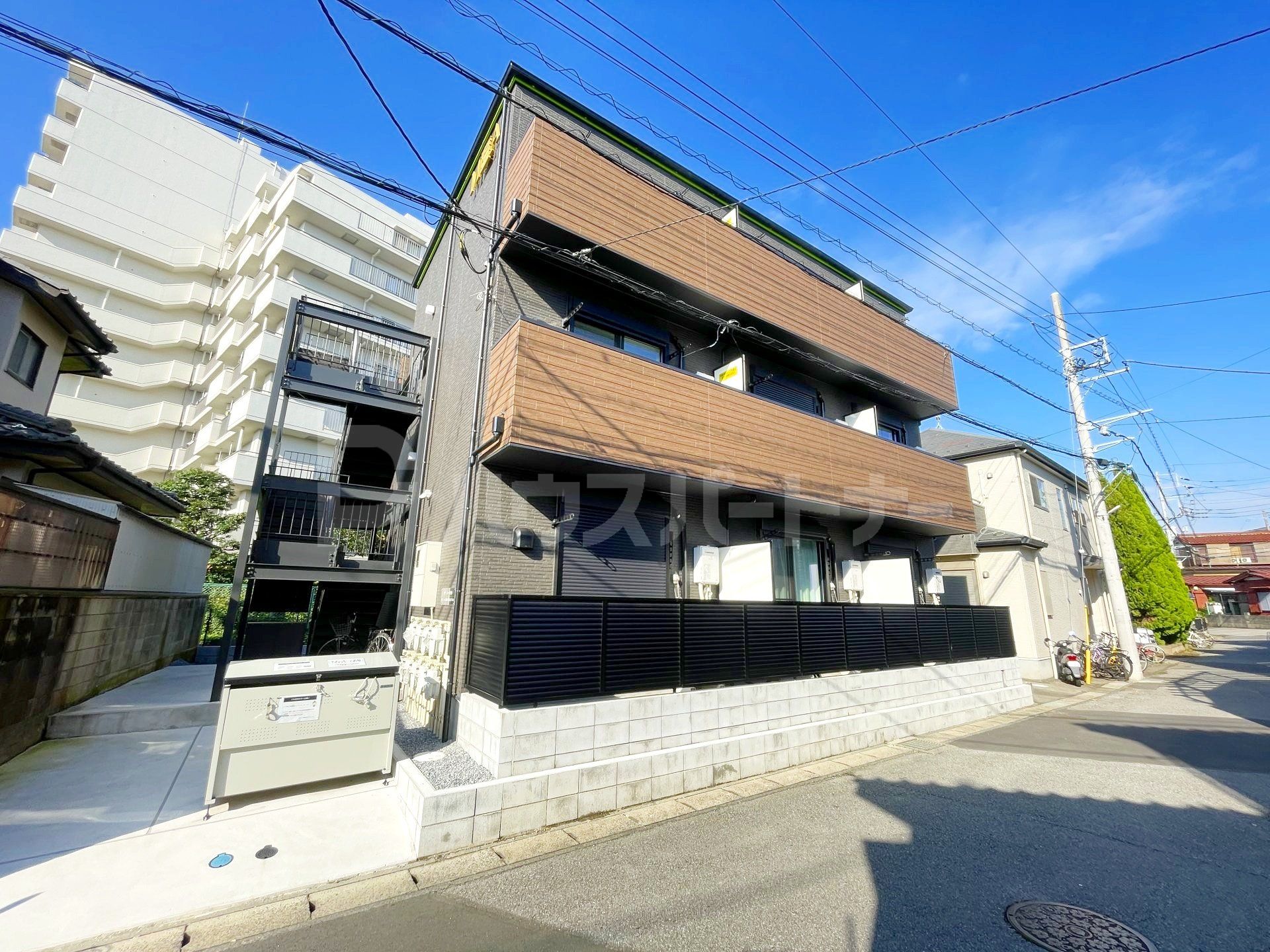 柏市根戸の賃貸アパートの外観