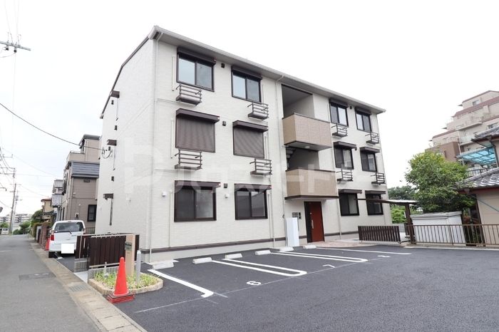 流山市前ケ崎の賃貸アパートの外観