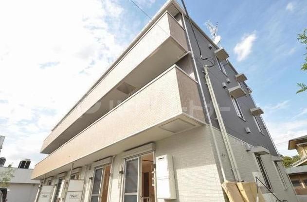 柏市篠籠田の賃貸アパートの外観