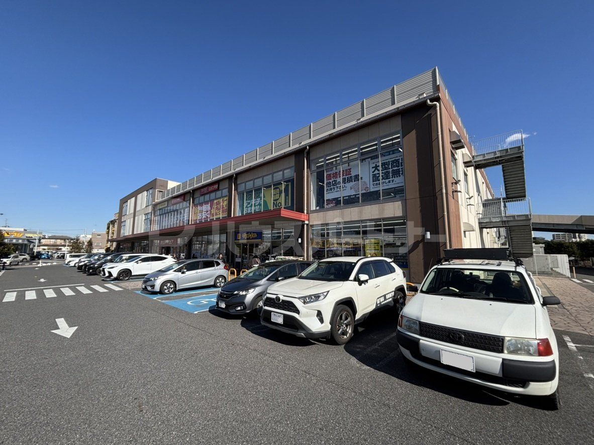 ロピアアクロスプラザ流山店 徒歩10分。 790m ロピアアクロスプラザ流山店 徒歩10分。 790m