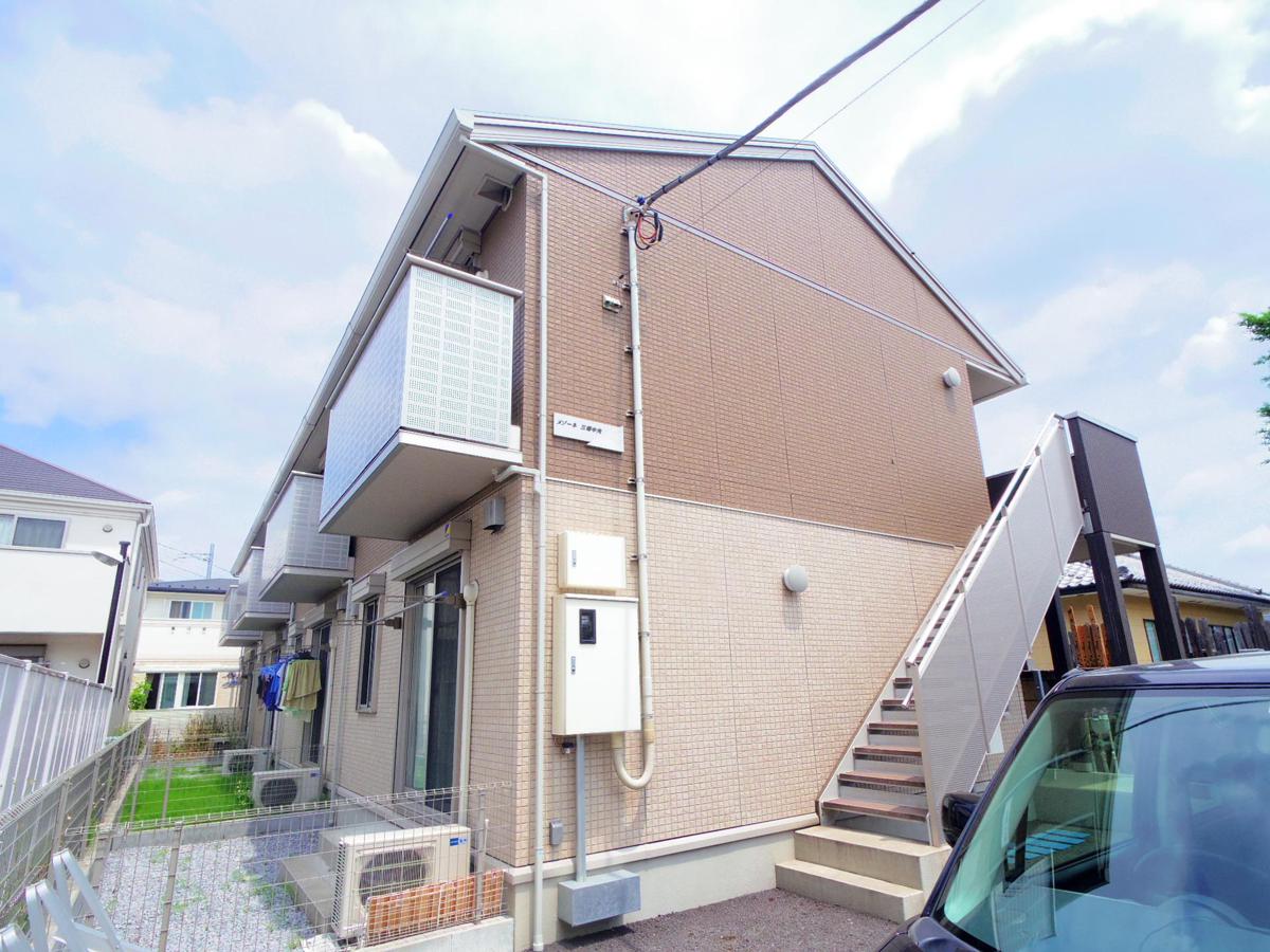 メゾーネ三郷中央の外観
