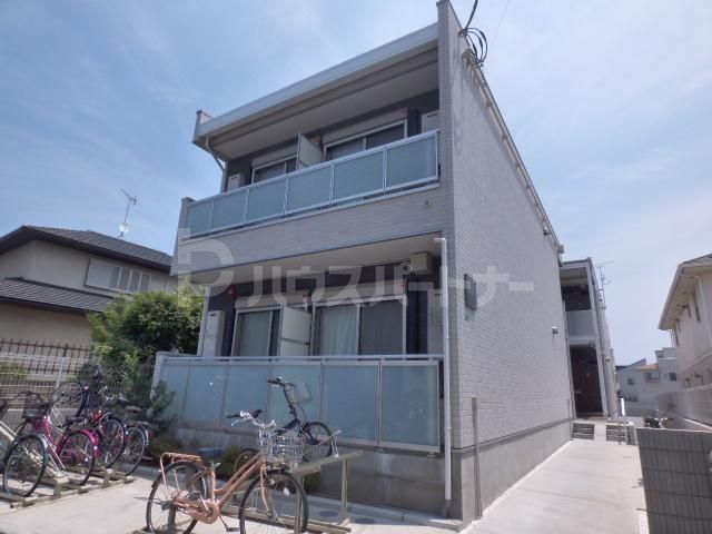 リブリ・ジェロ セヴォムの外観