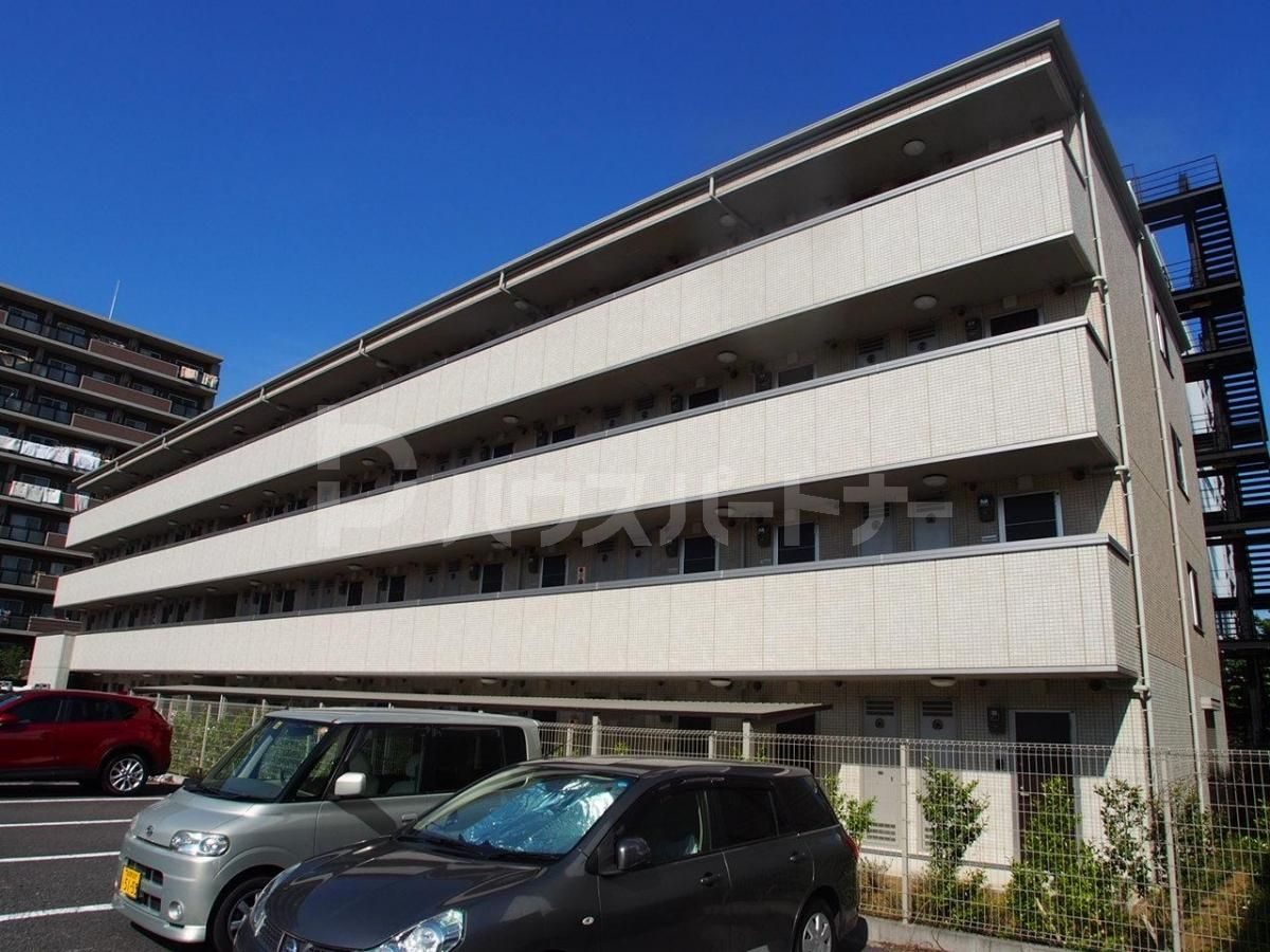 ジェノヴィア原木中山の外観