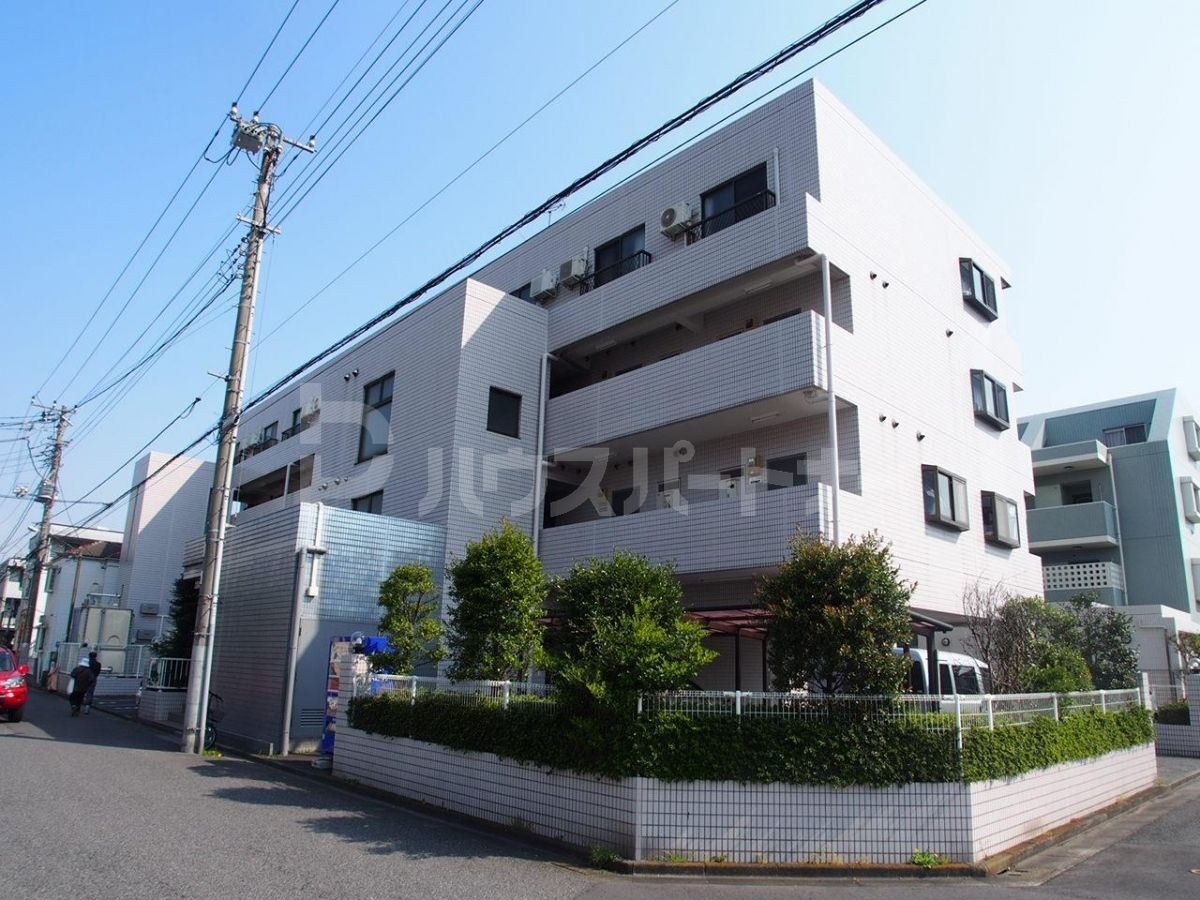 プラーティット本中山の外観