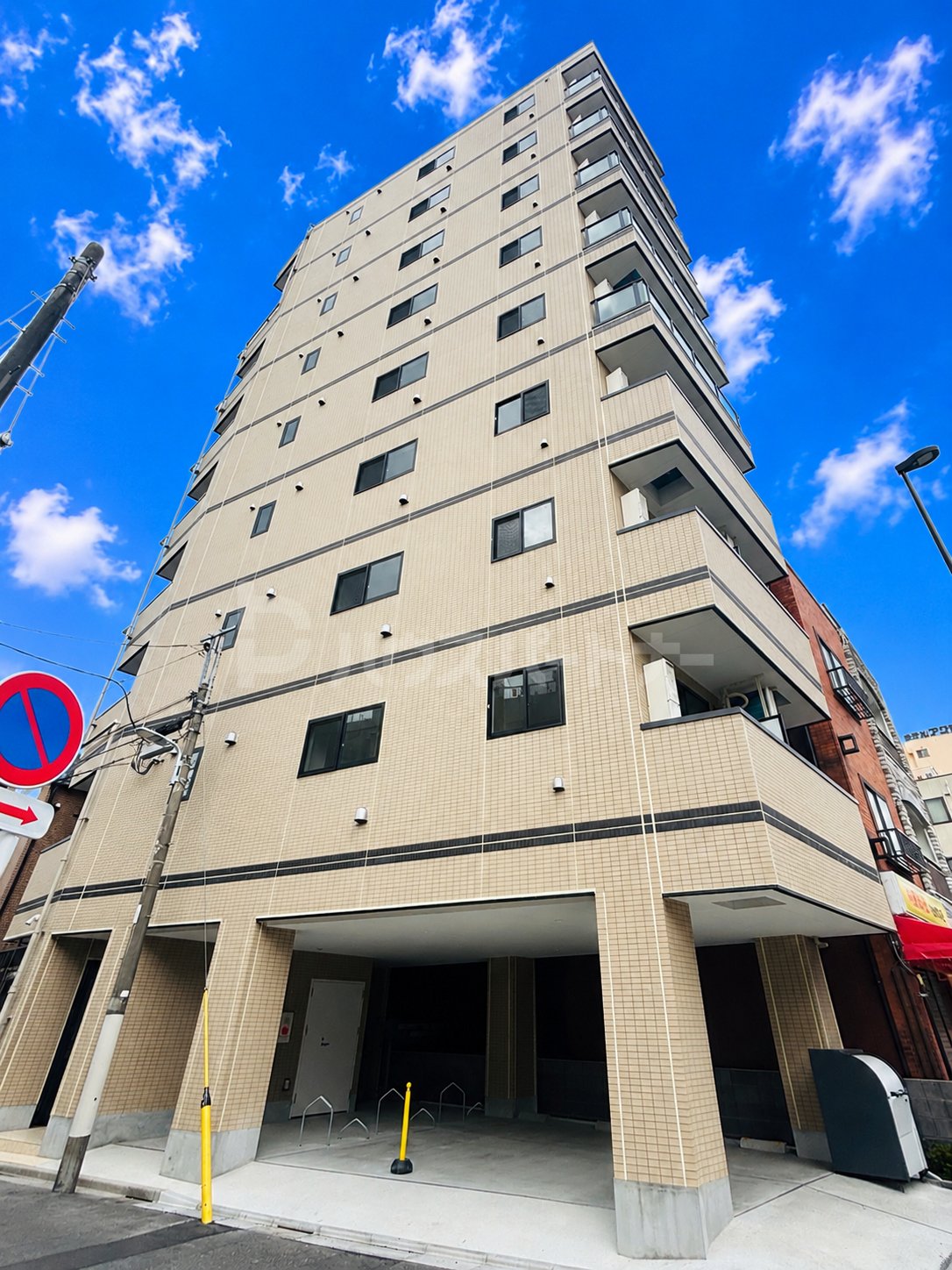 Brun Court Minamisenjuの外観
