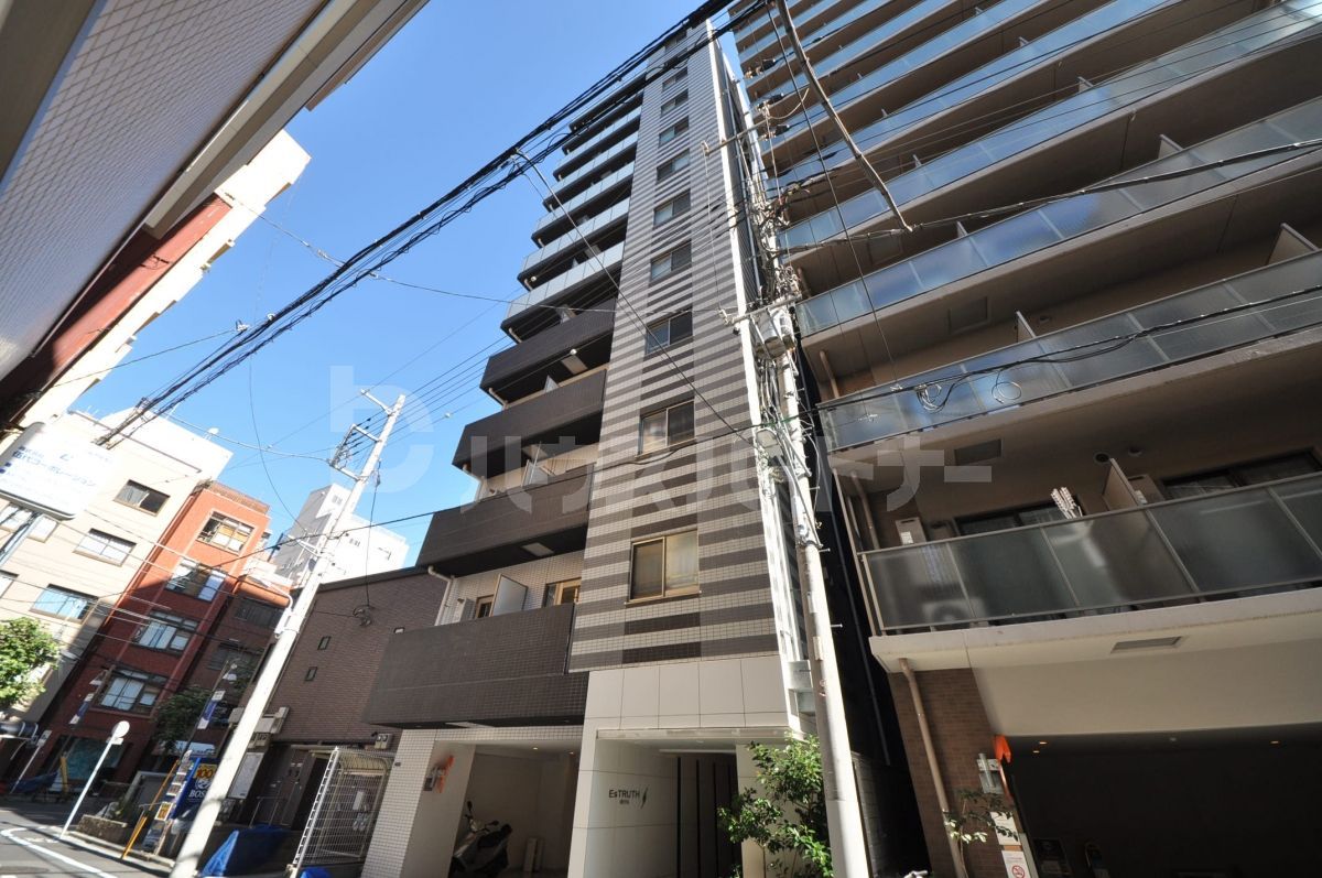 エストゥルース入谷　の外観