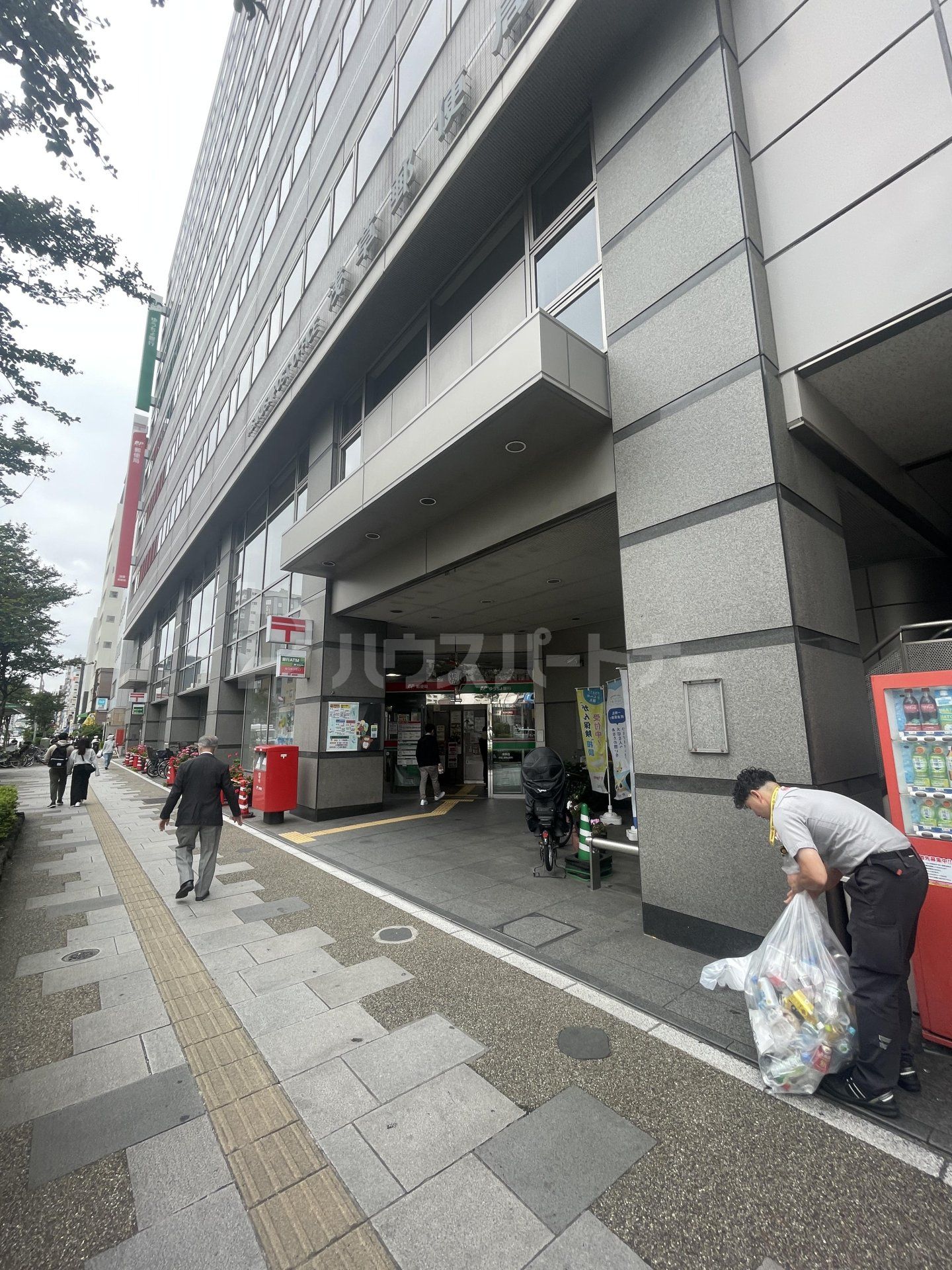 ゆうちょ銀行浅草店 徒歩6分。 460m ゆうちょ銀行浅草店 徒歩6分。 460m