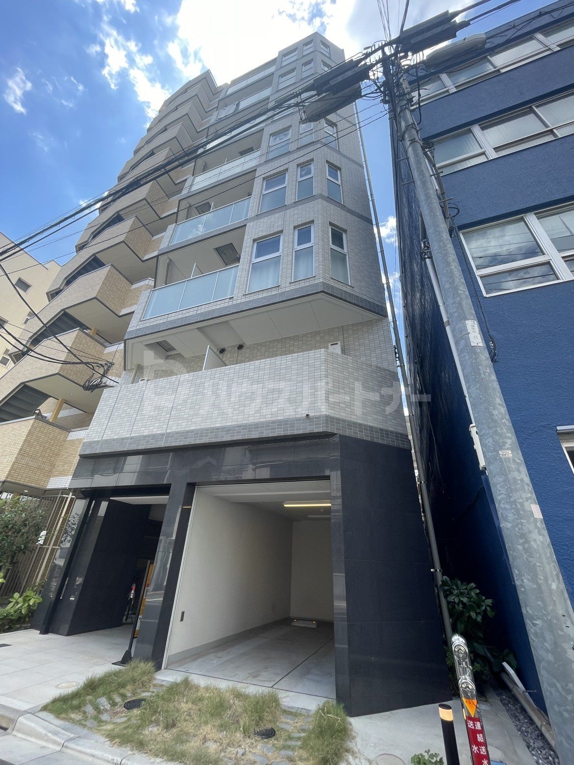 AZEST浅草の外観