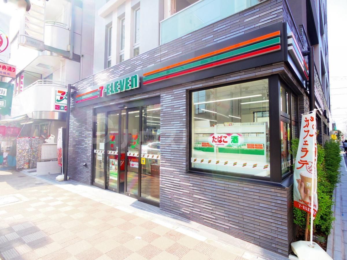 セブンイレブン 荒川東日暮里6丁目店 徒歩2分。 130m セブンイレブン 荒川東日暮里6丁目店 徒歩2分。 130m