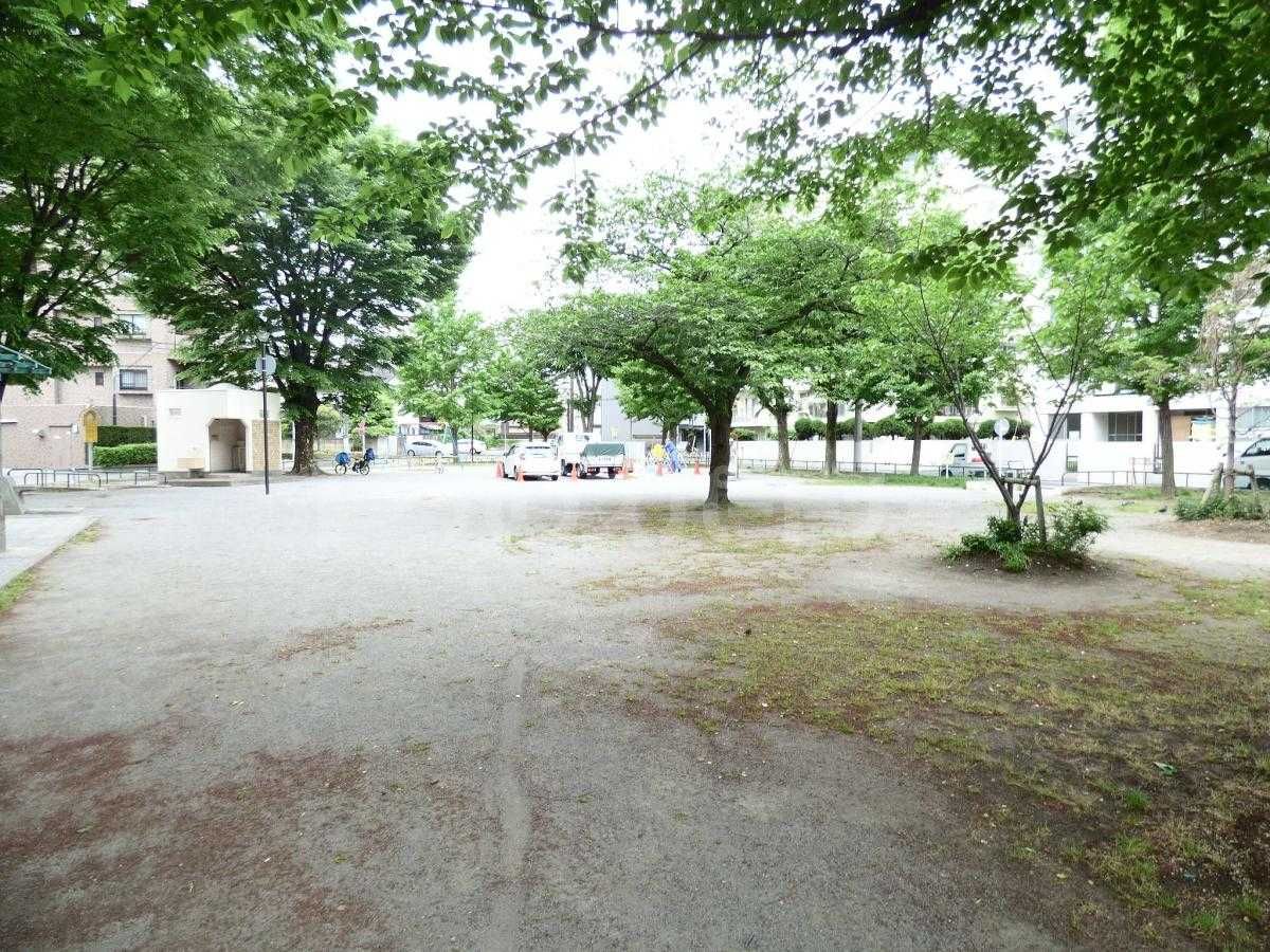 竹ノ塚第二公園 徒歩4分。 290m 竹ノ塚第二公園 徒歩4分。 290m
