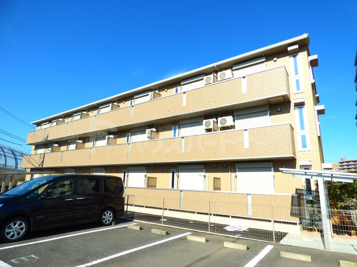 ハイデンス原木中山Ａ棟の外観