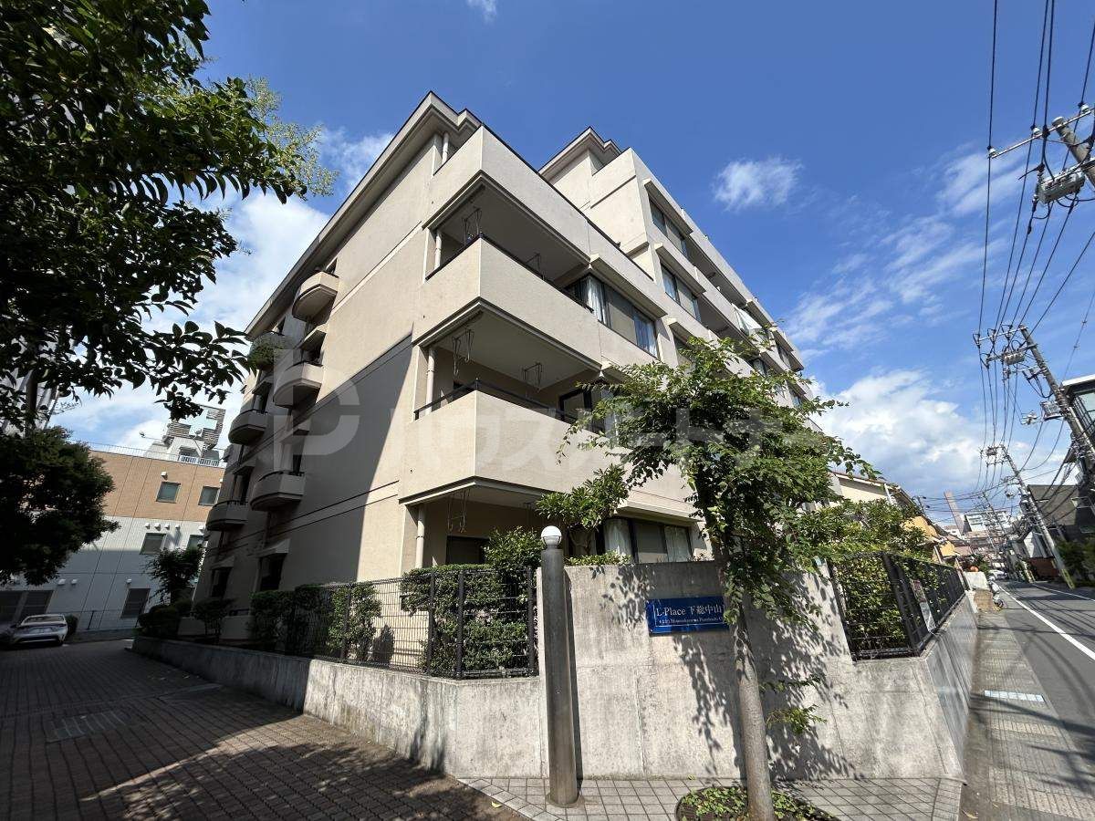船橋市本中山４丁目の賃貸マンションの外観